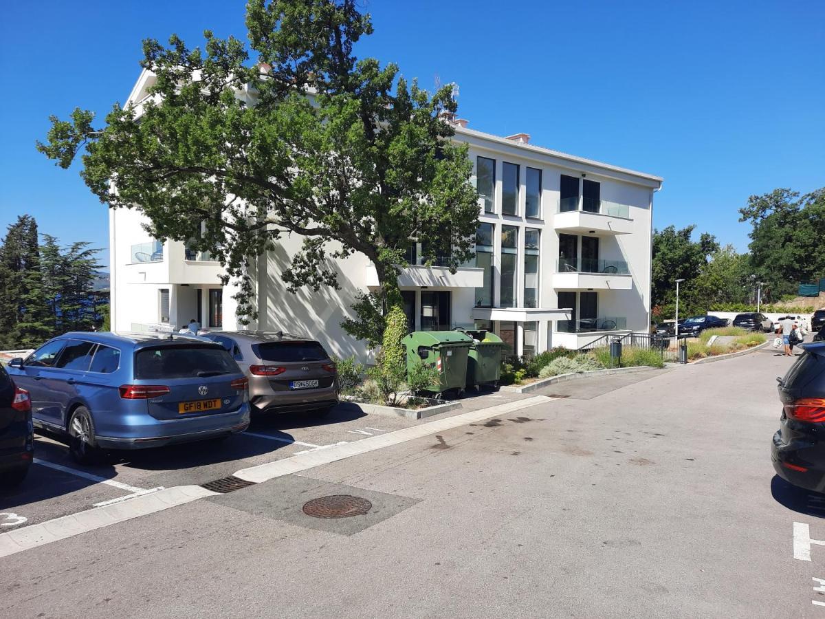 Apartments Tatjana Selce Esterno foto